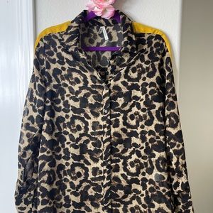 Animal print blouse with yellow strip sleeve